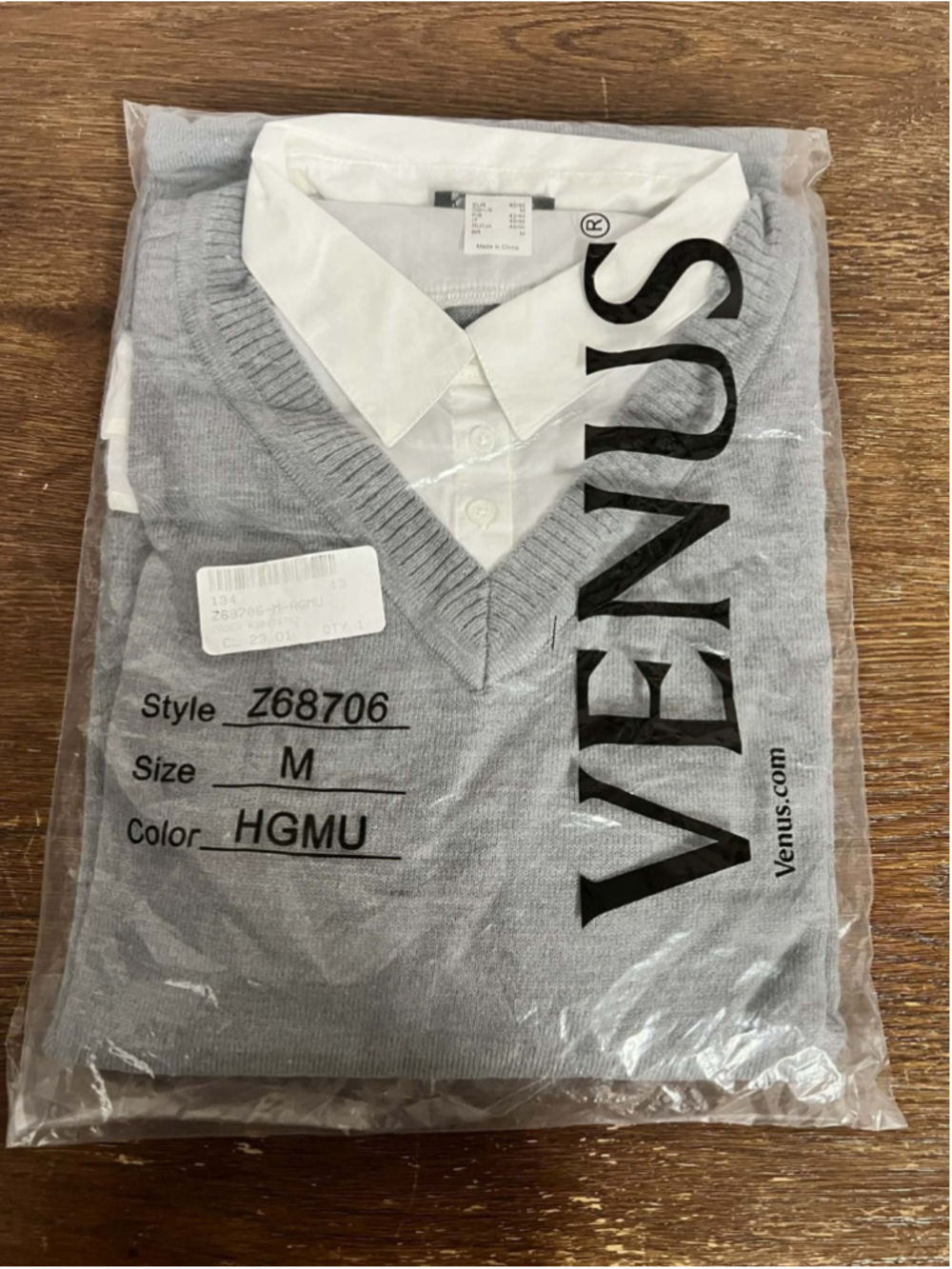VENUS Women’s Layered Sweater Top Medium Gray White New In Package Z68706 - Picture 1 of 3